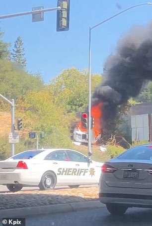 特斯拉撞車起火致三死，美國悲劇的背后，特斯拉車禍致三死，美國悲劇的背后真相揭秘