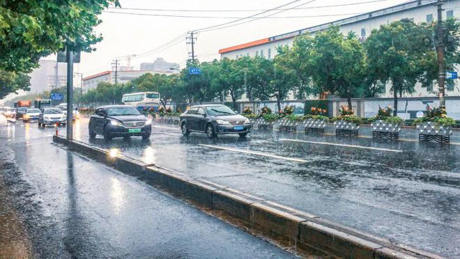 最新大暴雨的影響與應(yīng)對，大暴雨的影響及應(yīng)對策略