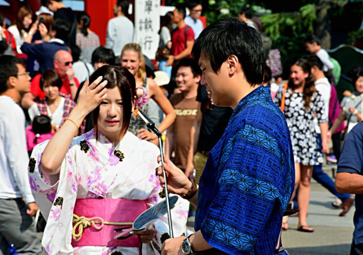 韓國(guó)游客被上海表演震撼熱，文化與藝術(shù)的交融之旅，上海震撼表演引發(fā)韓國(guó)游客熱潮，文化與藝術(shù)的交融之旅